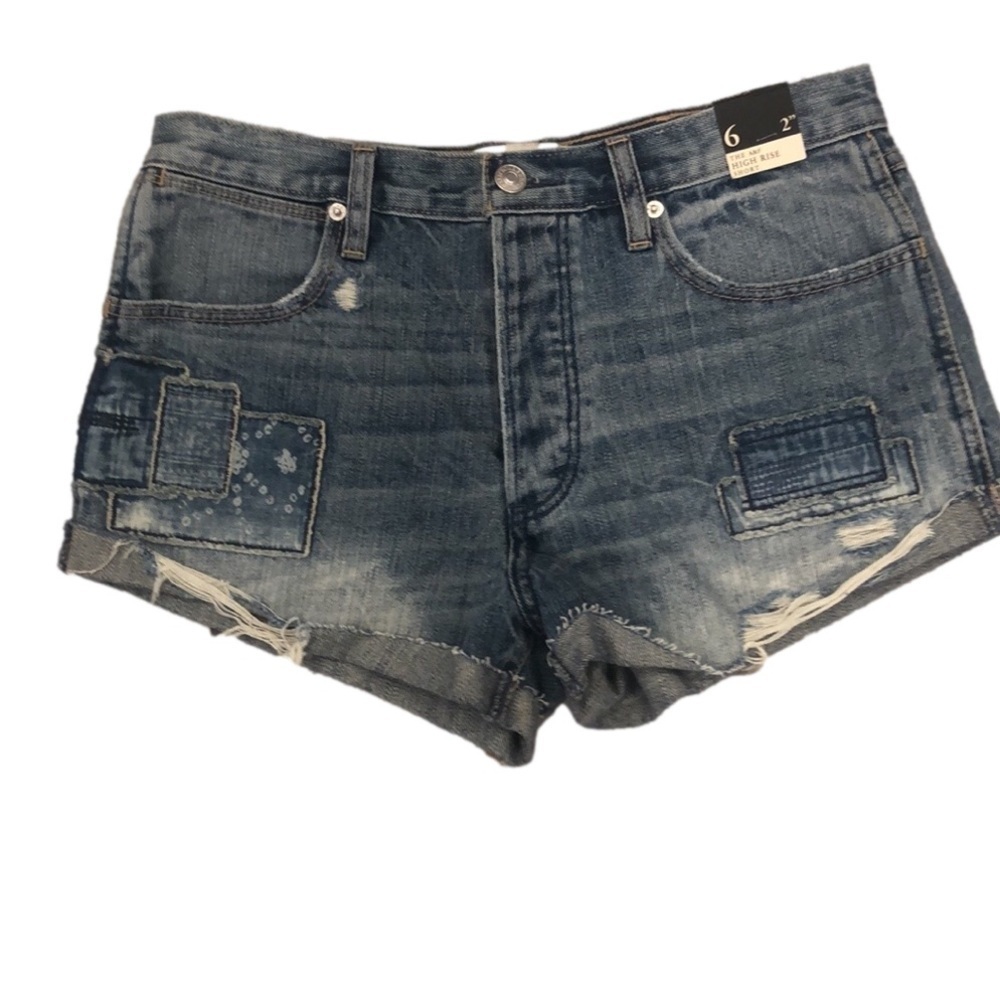 Abercrombie&Fitch size 6 28 waist high rise 2” inseam shorts patched distressed